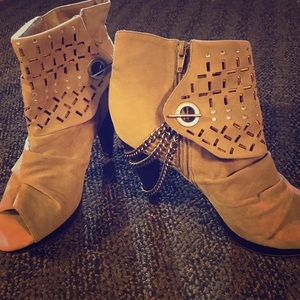 BKG Tan Heel Booties